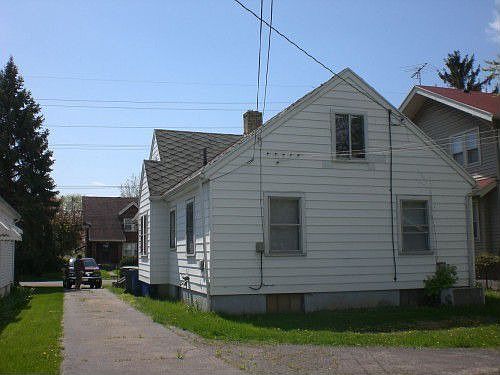 3rd image of 105 E Siebenthaler Ave