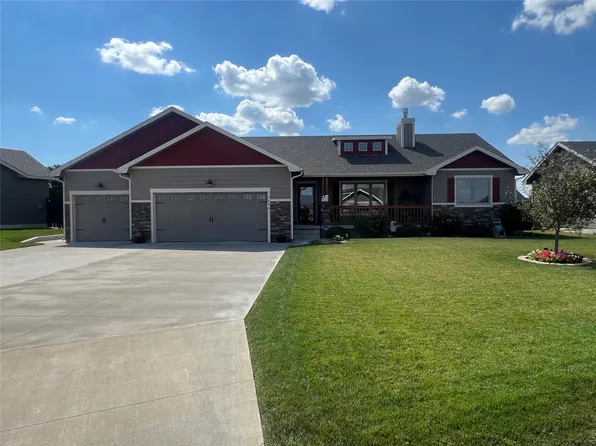 3424 Breckenridge Rd, Dodge City, KS 67801