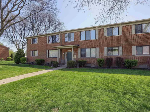 32570 Harper Ave, Saint Clair Shores, MI 48082