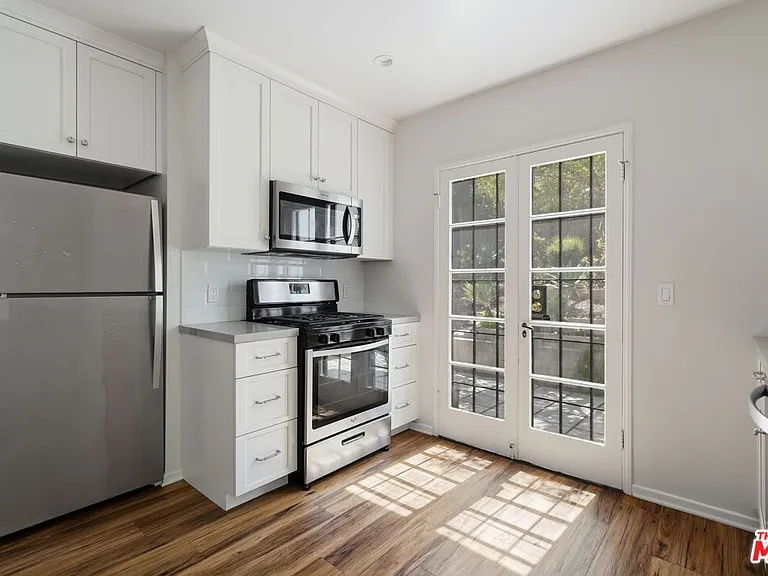 1229 Smithwood Dr #1/2 — Photo 10