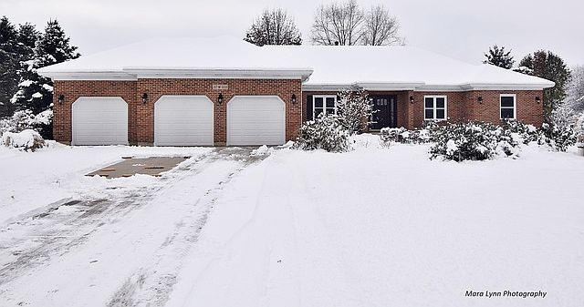 1st image of 37W311 Heritage Dr