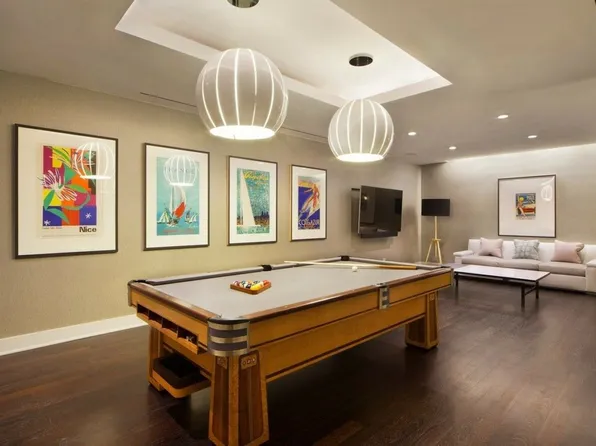 21 East 61st Street image 8 of 12