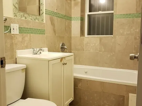 7746 S Yates Blvd #1N, Chicago, IL 60649