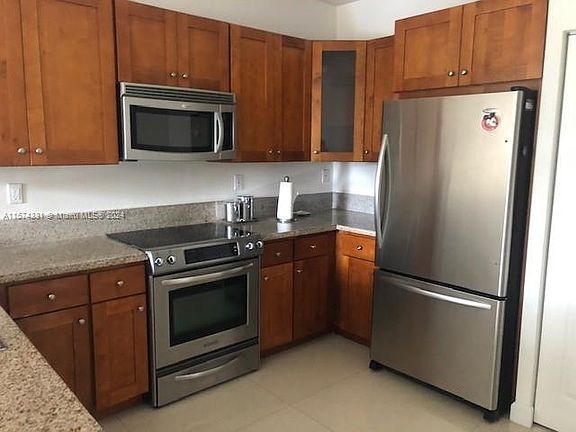 5th image of 10720 NW 76th Ln Unit 10720