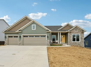 2301 Ledgestone Dr NW, Uniontown, OH 44685