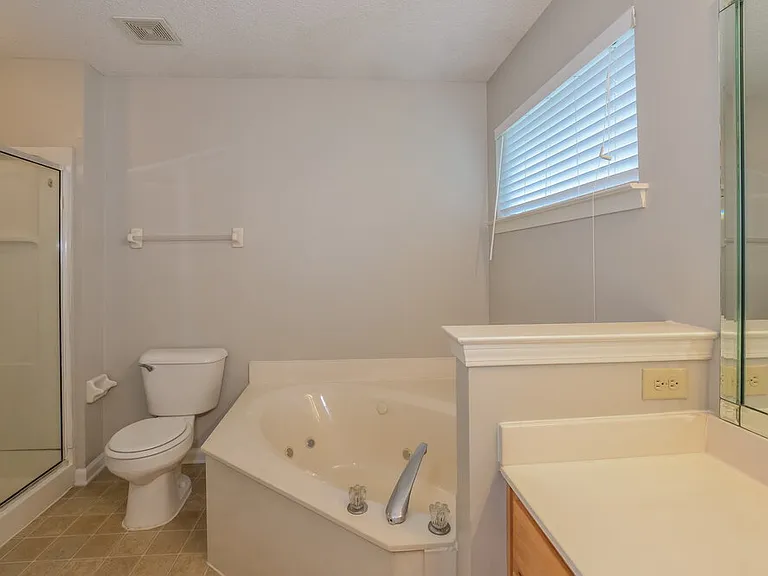 8408 Cross Point Dr — Photo 11