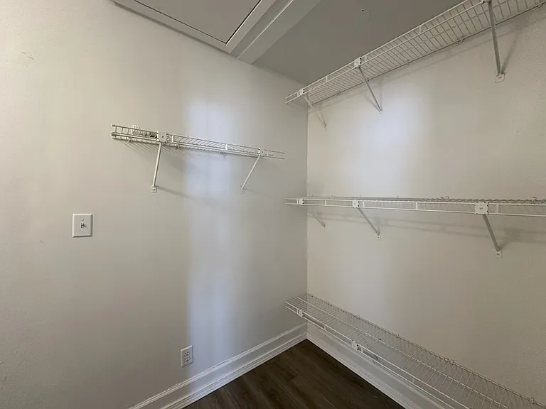 1459 Dauphin St — Photo 17