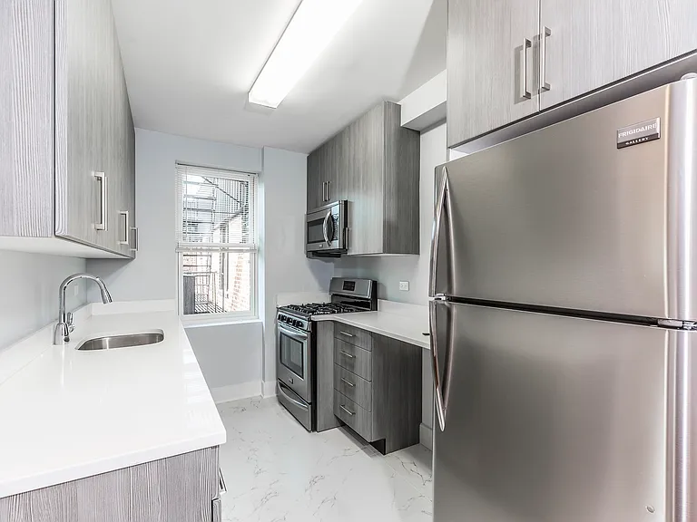 20-10 Seagirt Blvd — Photo 1