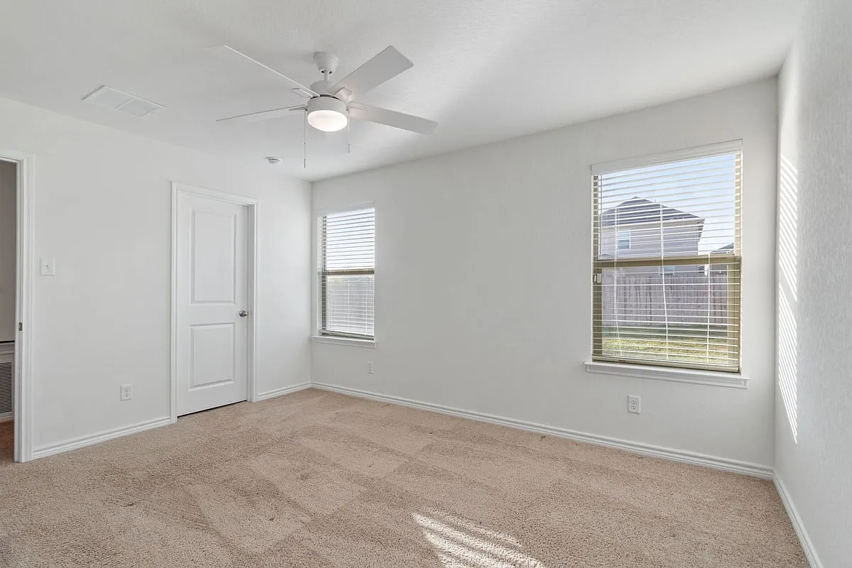 6613 Willow Landing — Photo 2
