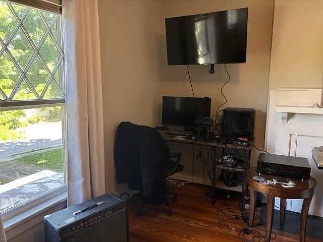 702 E High St #201-B — Photo 8
