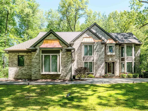 448 Mack Rd, Leonard, MI 48367