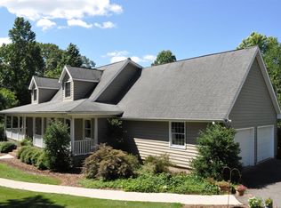 505 White Oak Ln, Tryon, NC 28782