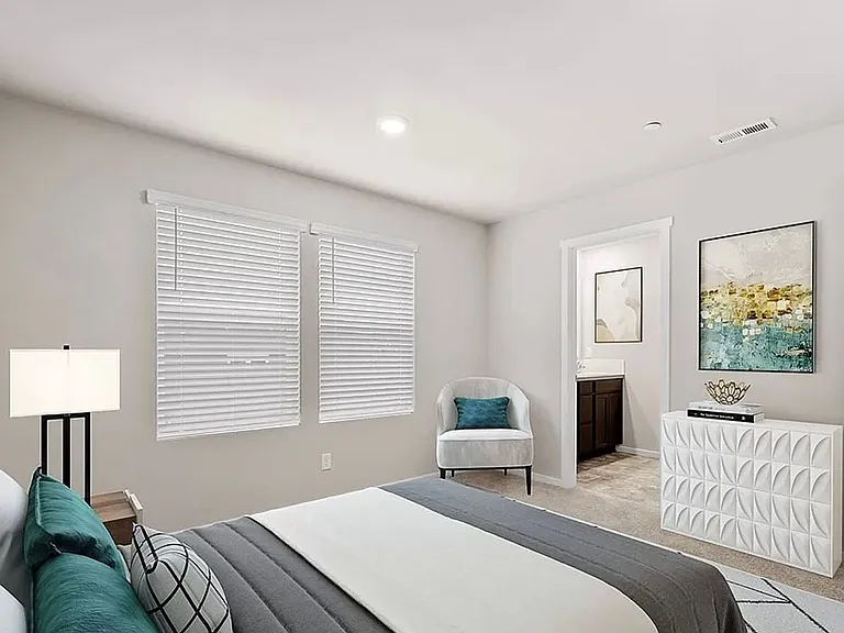 18729 Emmons Ct E — Photo 13