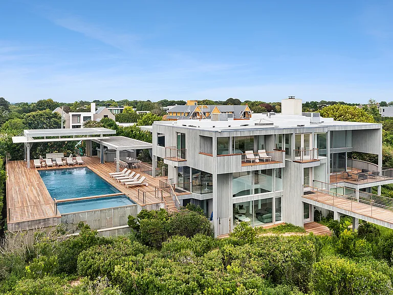 67 Surfside Dr — Photo 1