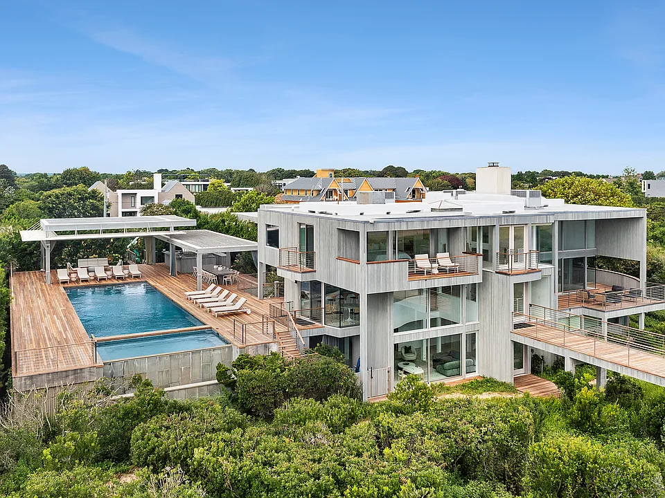 67 Surfside Dr