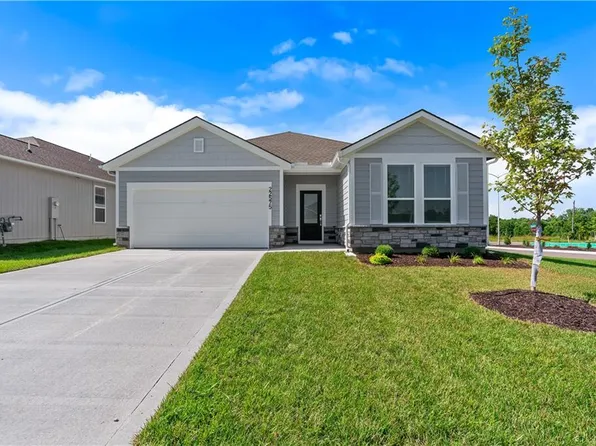 21384 Cleveland St, Spring Hill, KS 66083