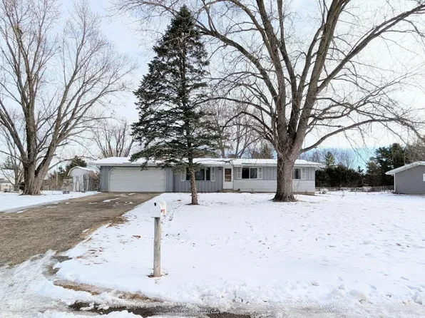 1332 Crestview Ave, East Peoria, IL 61611