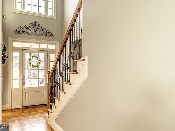 5th image of 15 Quarter Horse Dr NW