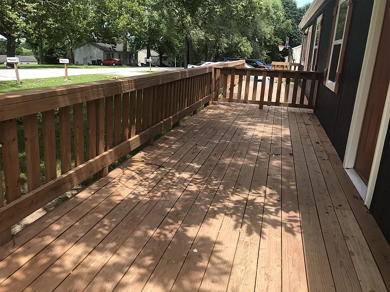8285 Center Dr — Photo 2