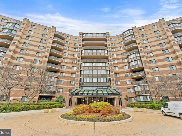 8350 Greensboro Dr APT 807, Mc Lean, VA 22102