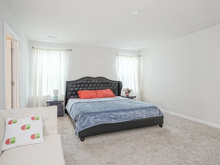 32 Westmont Dr #5 — Photo 6