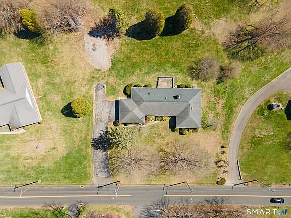 4th image of 131 Sentinel Hill Road