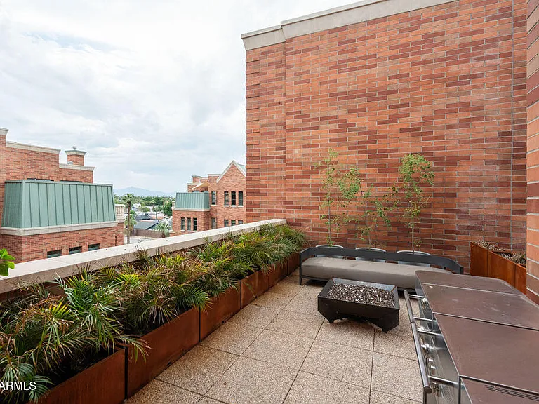 50 W Palm Ln — Photo 36