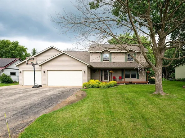 1530 Valley Ln, La Crescent, MN 55947