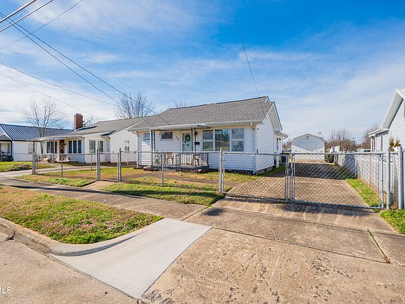 5th image of 1636 C St