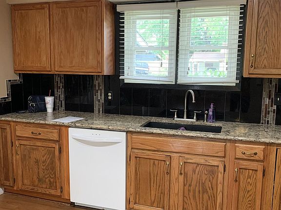 3rd image of 6608 SW Fairdale Dr