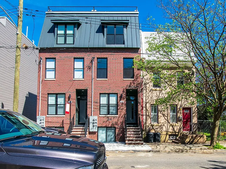 2147 N Franklin St — Photo 21