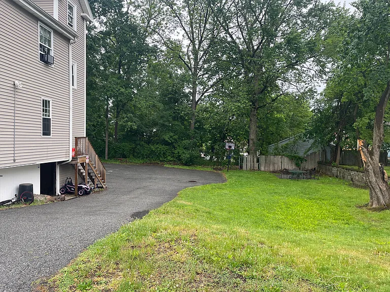 19 Andrews Ave — Photo 6