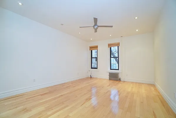 Sold by REMAX Elite | media 30