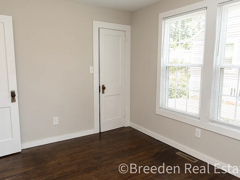207 Jefferson St — Photo 11