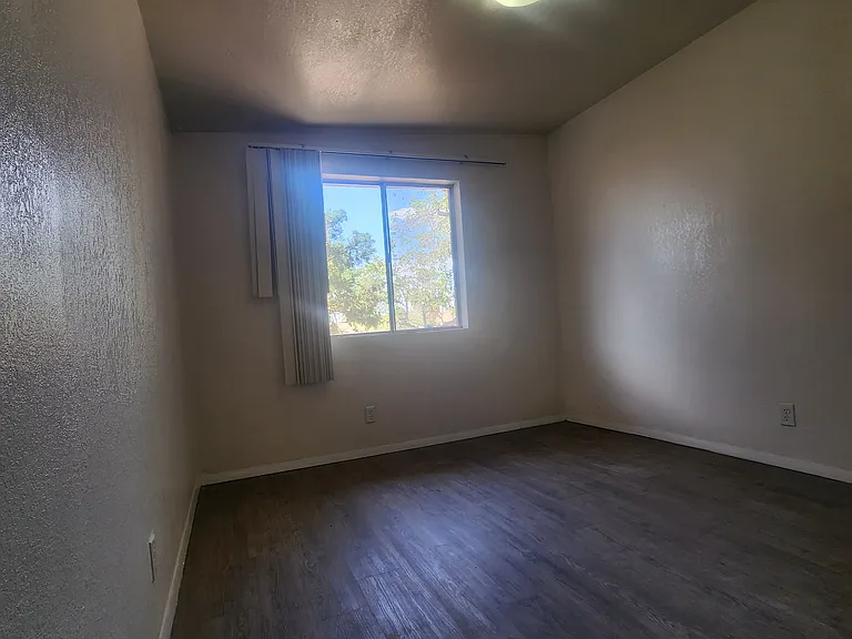 3127 Polk Ave — Photo 11