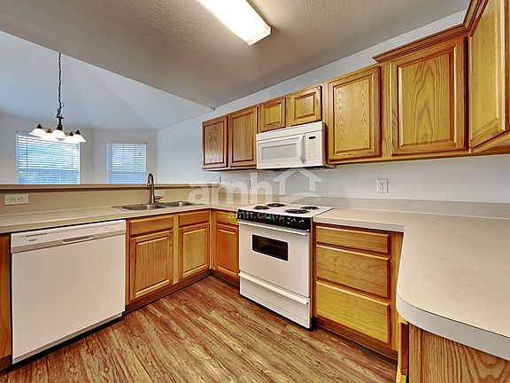 3rd image of 9079 Riverfalls Dr