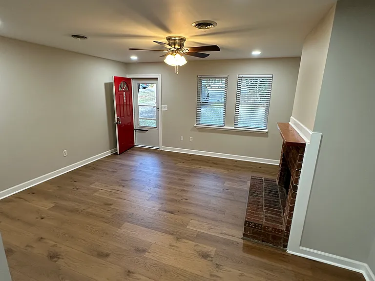 152 Alden Ct — Photo 3