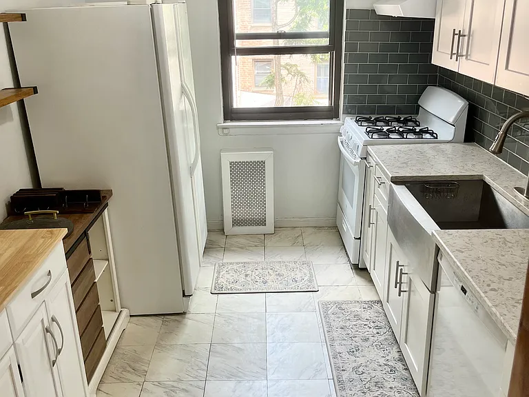 8 W Mill Dr #3A — Photo 2