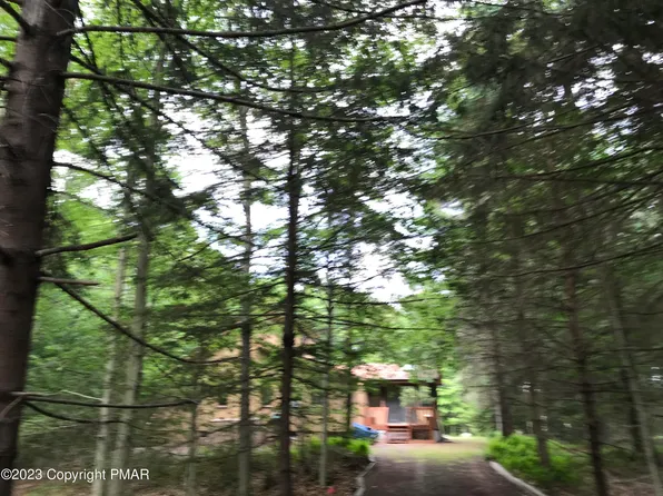 180 Delbert Dr, Clifton Township, PA 18424