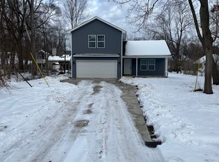 1519 Grandview Blvd, Waterford, MI 48329