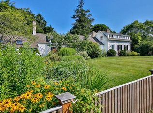 26 Cedar St, Wenham, MA 01984