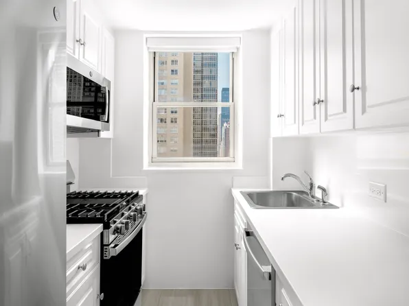 300 East 57th Street image 6 of 13