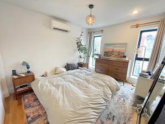 Rented by REAL New York | media 2