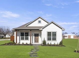 212 W 6th St, Justin, TX 76247