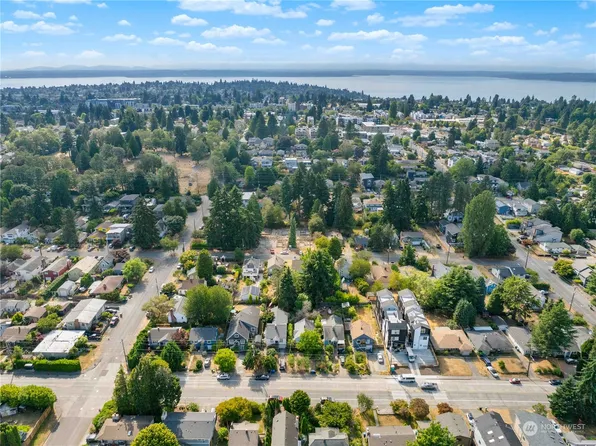 9019 8th Avenue NW, Seattle, WA 98117