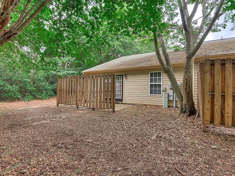 100 Kelly Dr SW — Photo 34