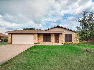 533 Chambers Creek Dr S, Everman, TX 76140