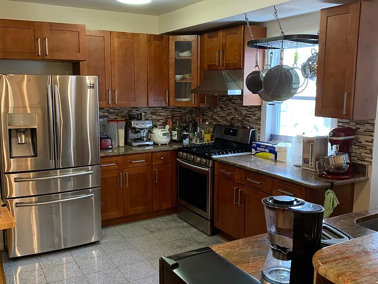 306 3rd St #2 — Photo 3