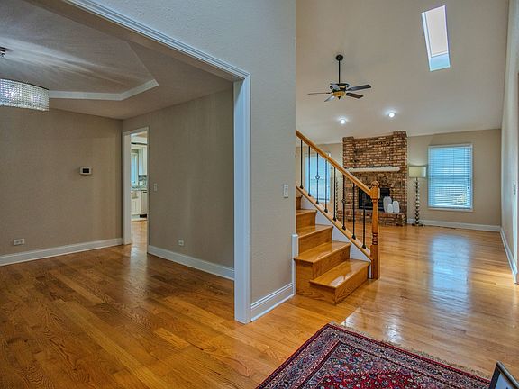 3rd image of 8 Steck Ct