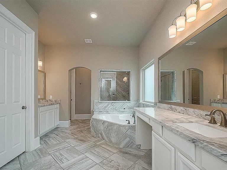 115 N Winter Sunrise Cir — Photo 29
